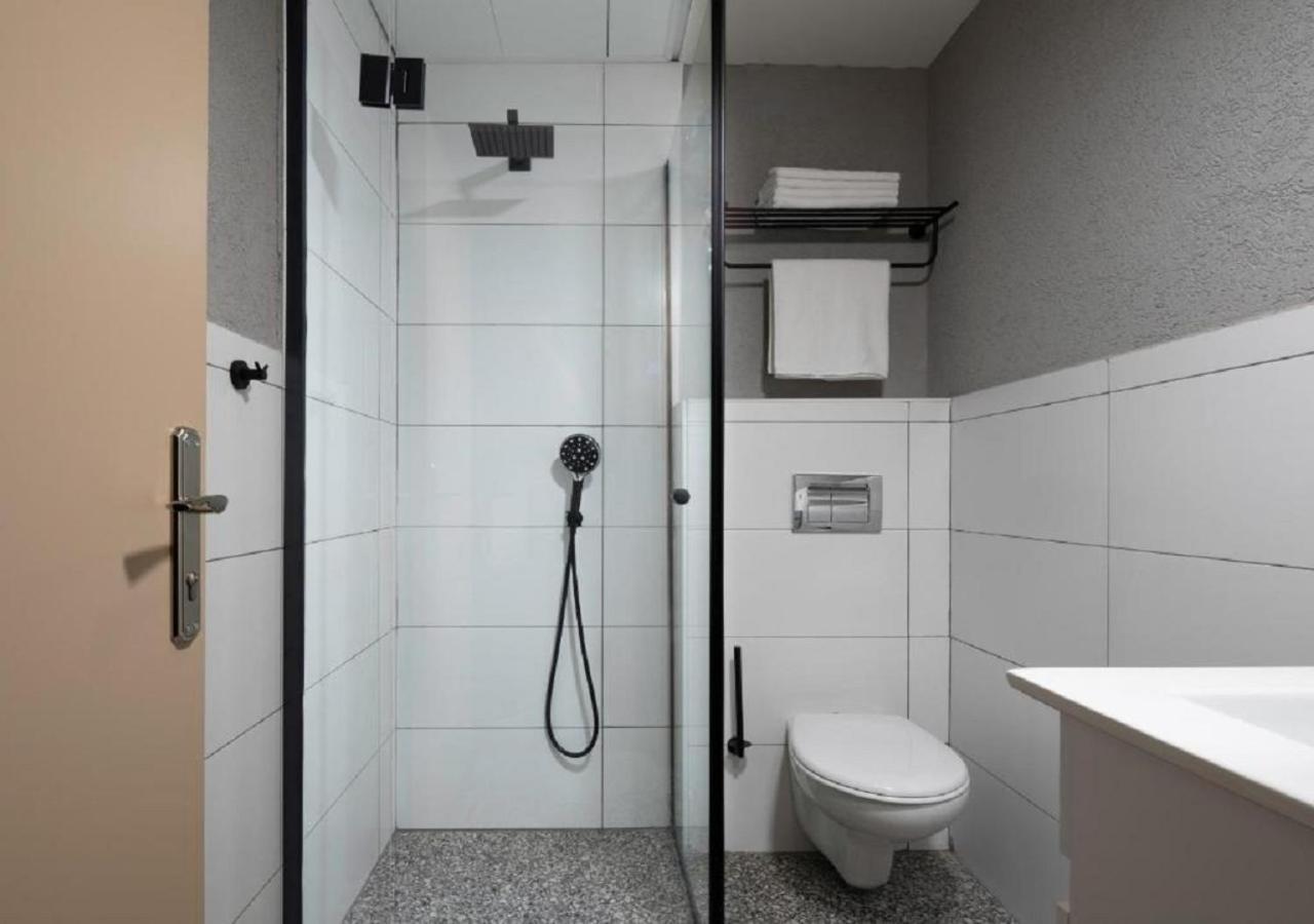 180 Boutique Hostel เทลอาวีฟ ภายนอก รูปภาพ